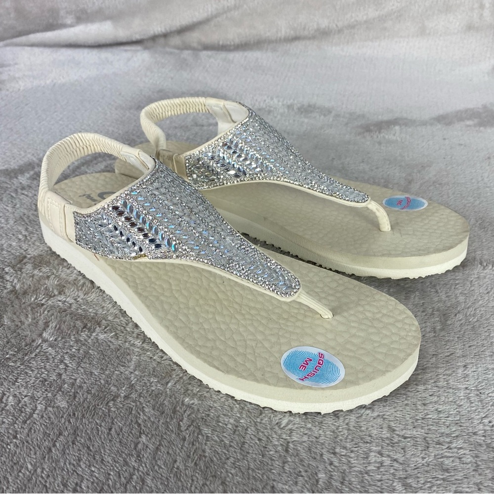 Skechers Meditation Cali Sandals Womens Size 8 White Foam Thong Rhinestone NEW
